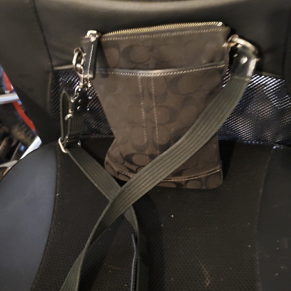 Coach - Picture 5 of 5